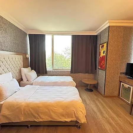Lounge מלון 3*