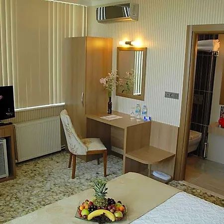 Lounge מלון 3*
